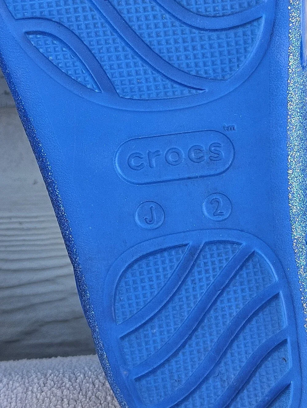 Crocs x Disney Isabella Sandals Snow White Youth SZ J2 Blue Hook & Loop